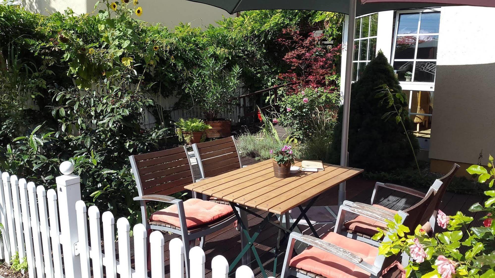 Pension & Cafe Am Kraehenberg Halle  외부 사진