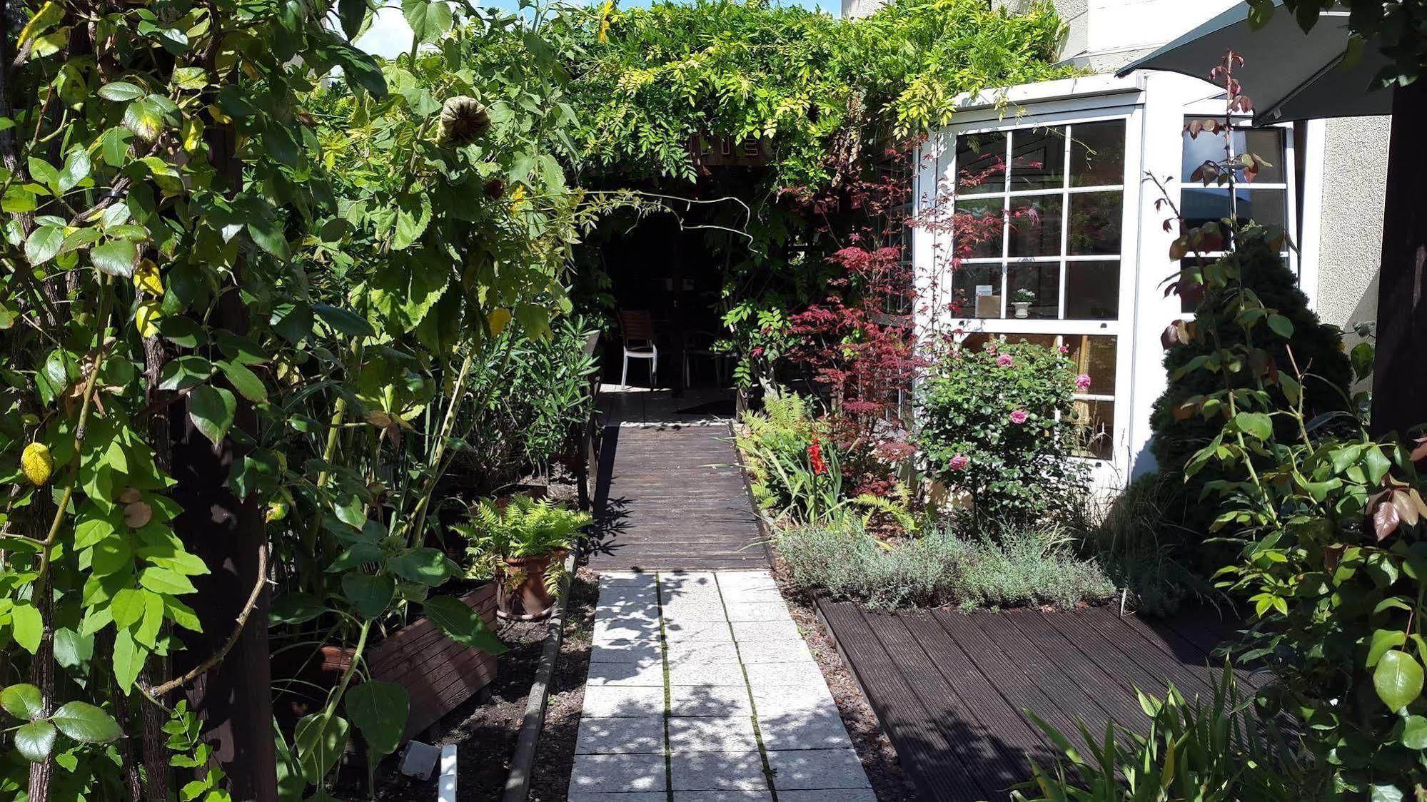 Pension & Cafe Am Kraehenberg Halle  외부 사진