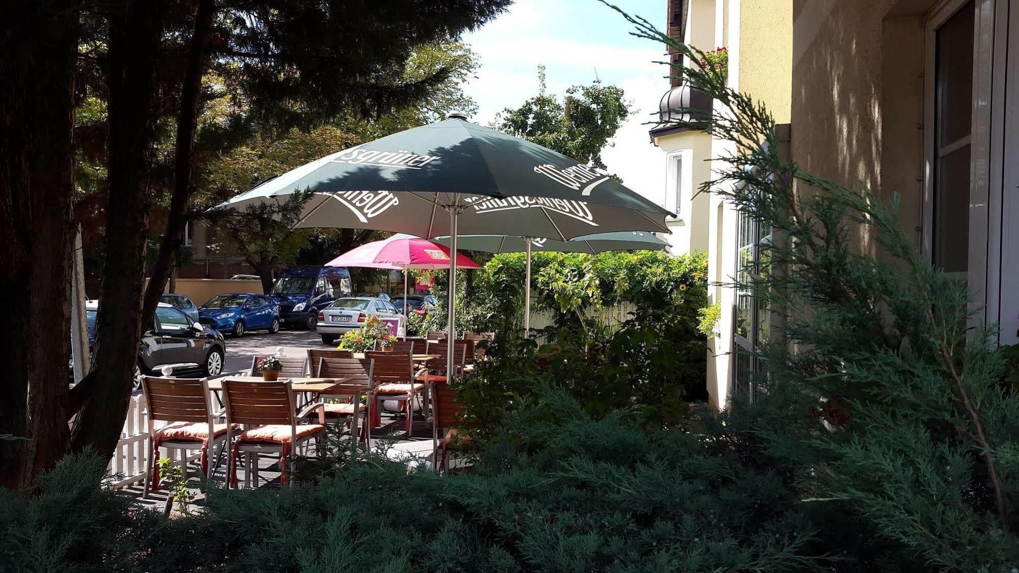 Pension & Cafe Am Kraehenberg Halle  외부 사진